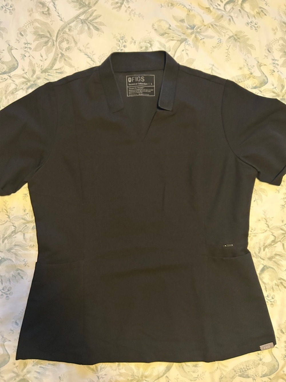 Figs scrub top, size large